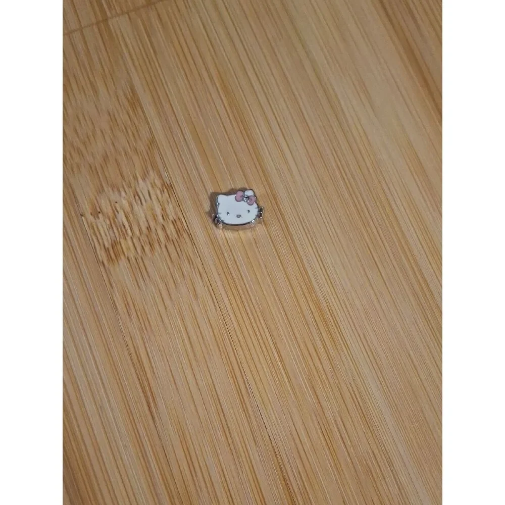 Floating locket charm - hello kitty